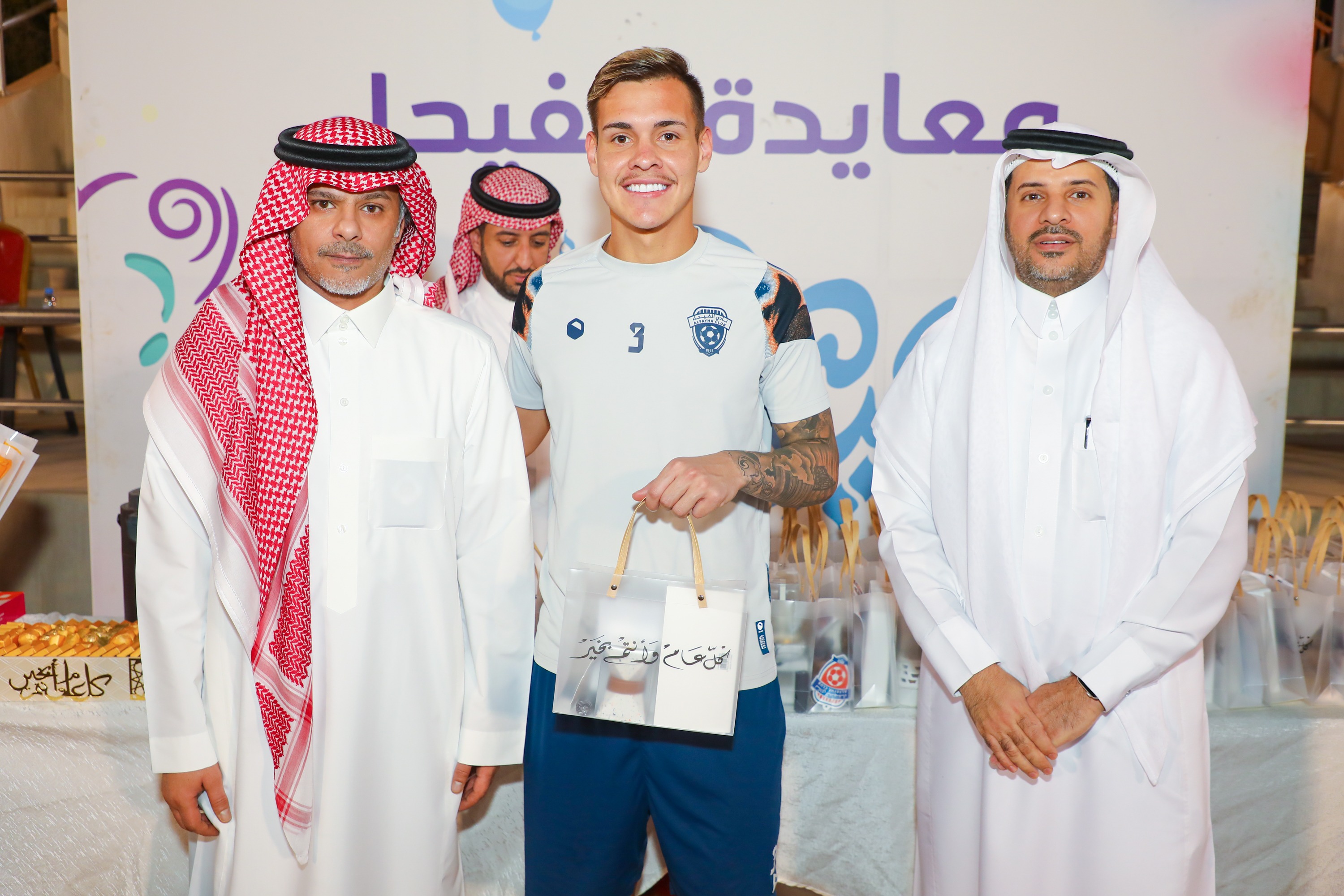 الفيحاء يستأنف تدريباته ويقيم حفل معايدة لمنسوبي الفريق الأول لكرك القدم