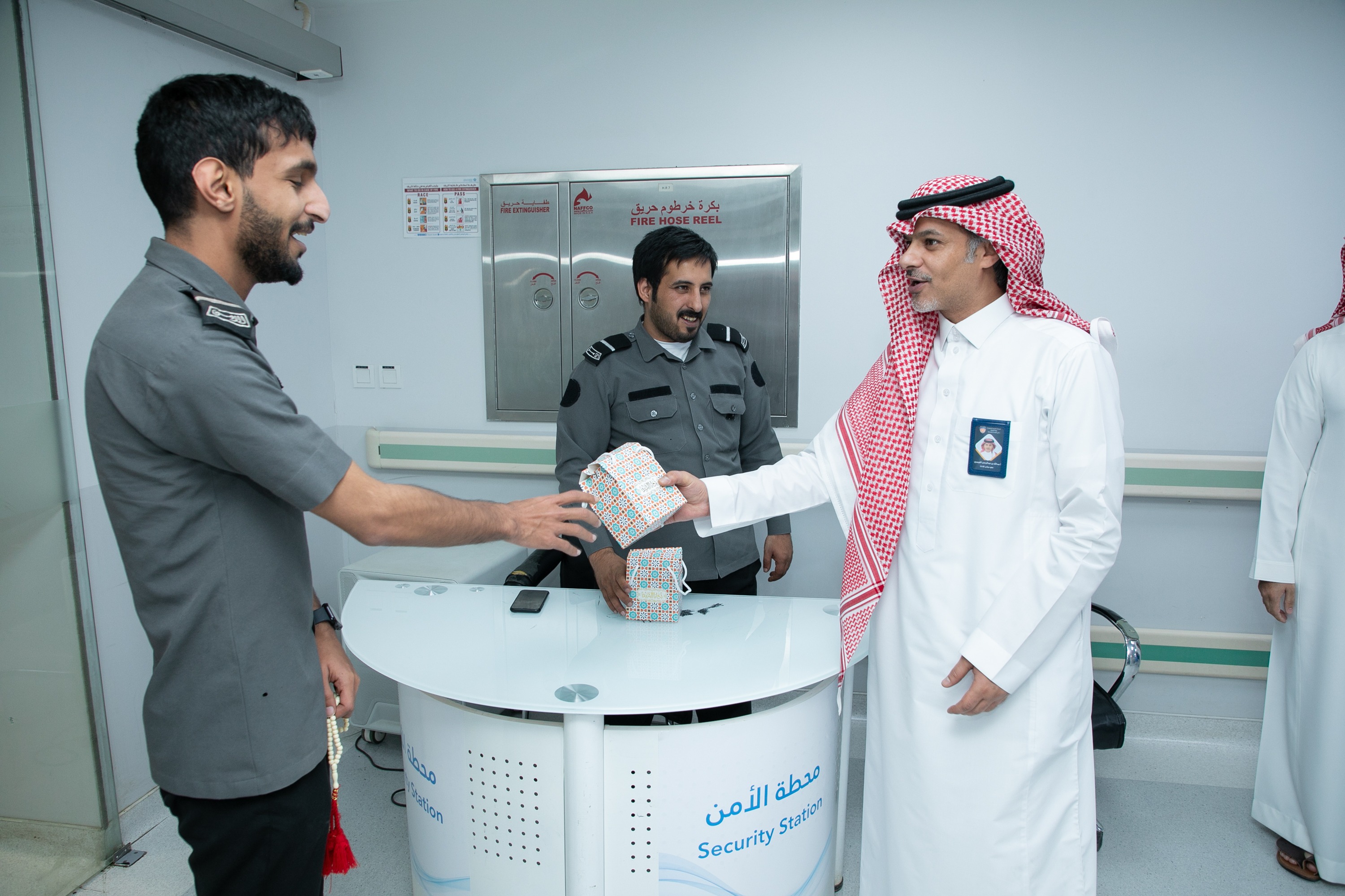 الفيحاء يعايد المرضى والكادر الطبي بمستشفى الملك خالد بالمجمعة