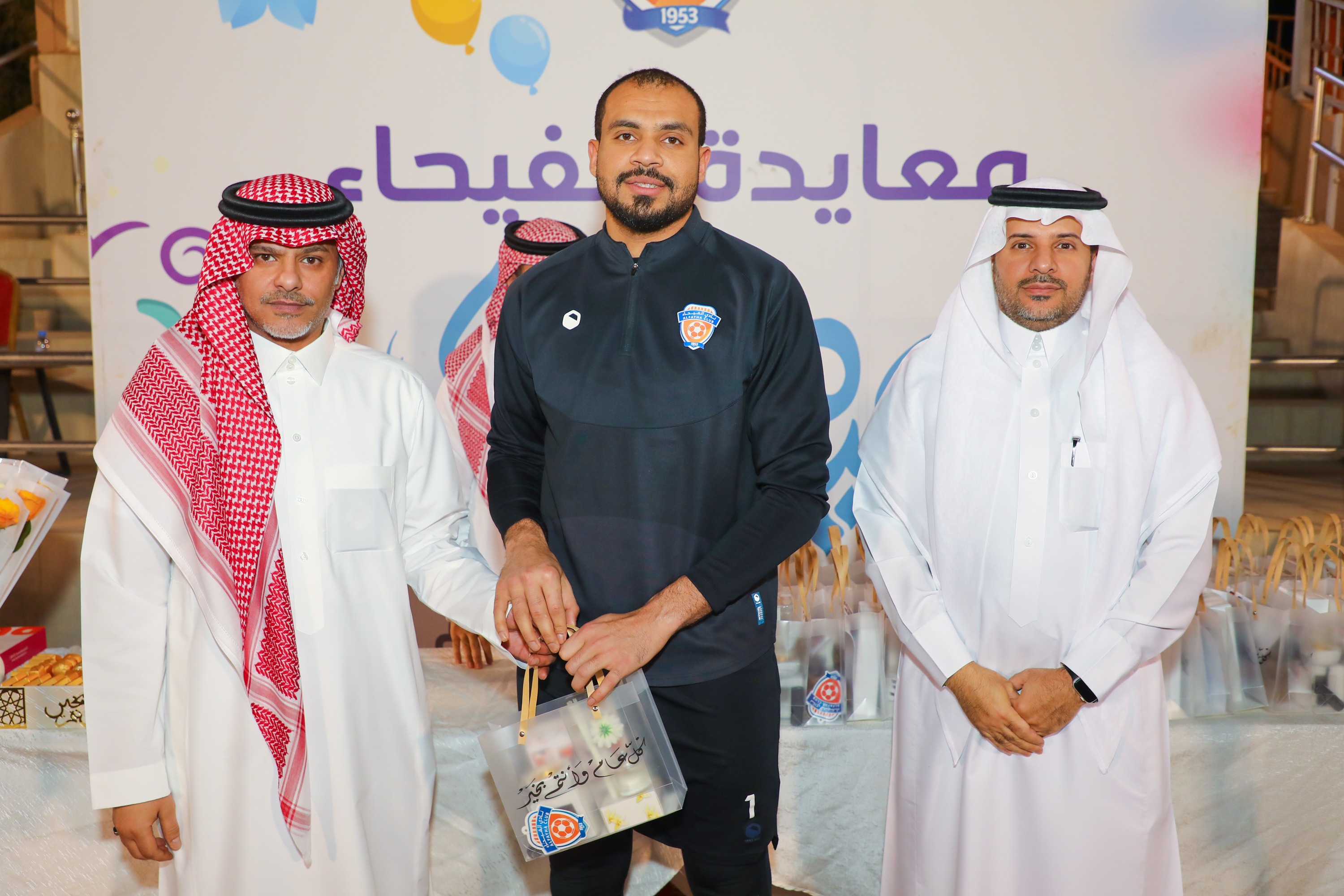 الفيحاء يستأنف تدريباته ويقيم حفل معايدة لمنسوبي الفريق الأول لكرك القدم