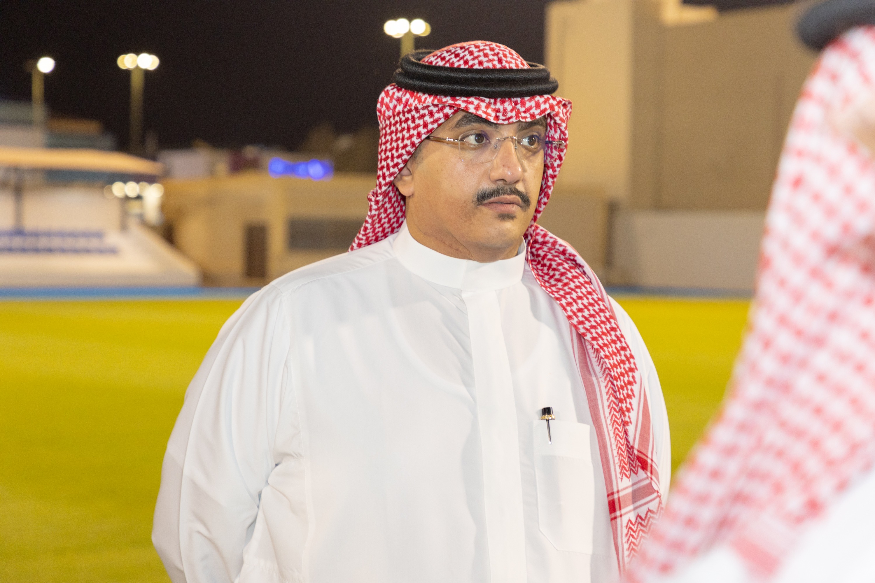 السيد بن هاربورغ مالك نادي الخلود يزور الفيحاء