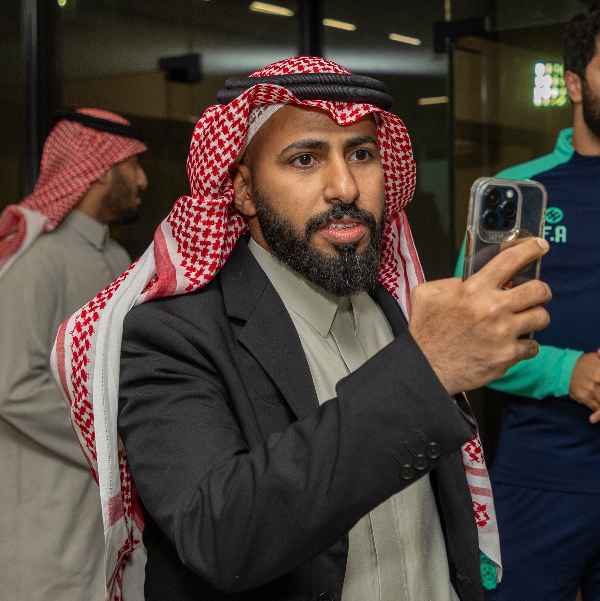 الرئيس التنفيذي لشركة نادي الأنصار الأستاذ باسم البلادي يزور الفيحاء