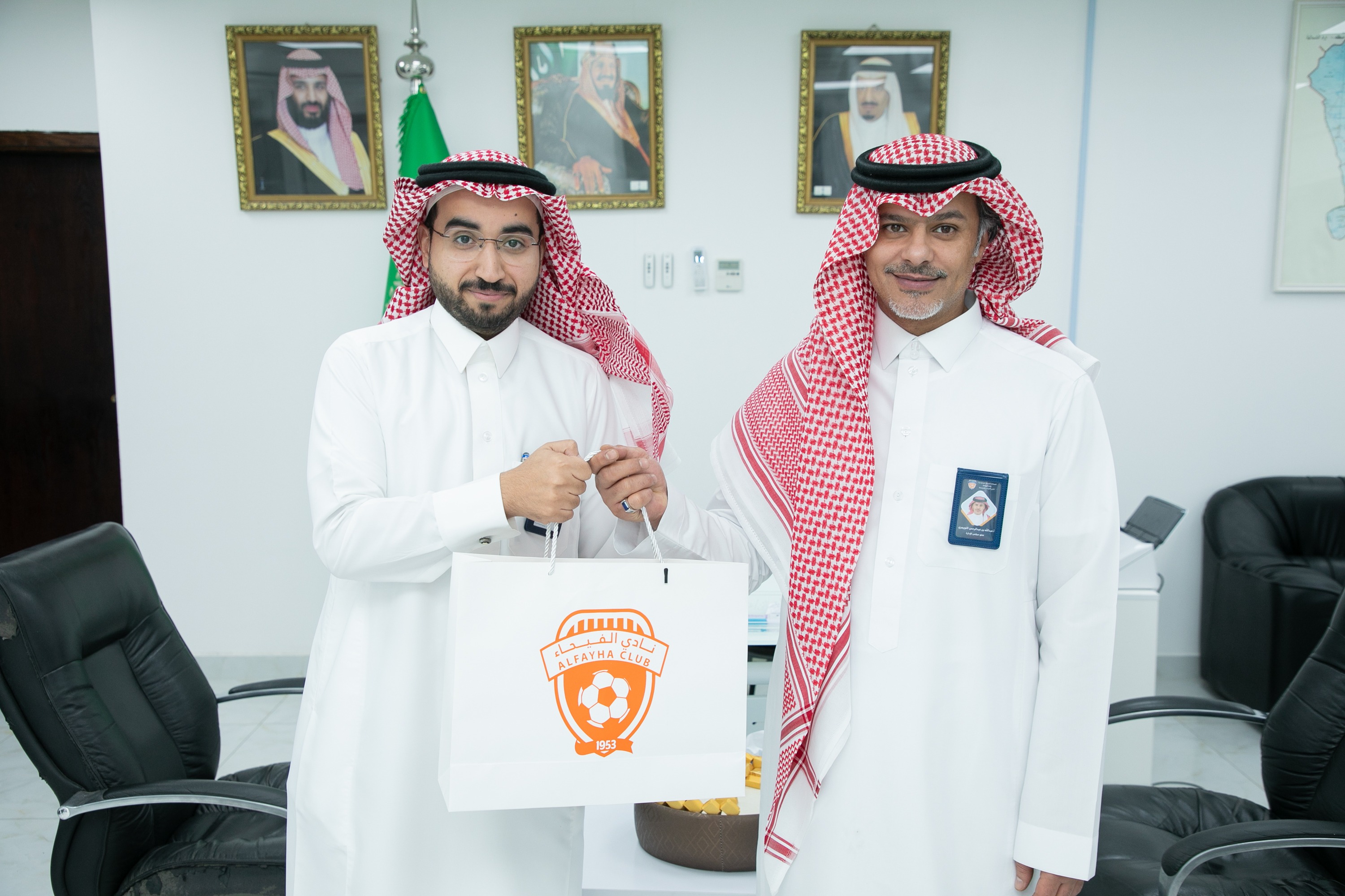 الفيحاء يعايد المرضى والكادر الطبي بمستشفى الملك خالد بالمجمعة