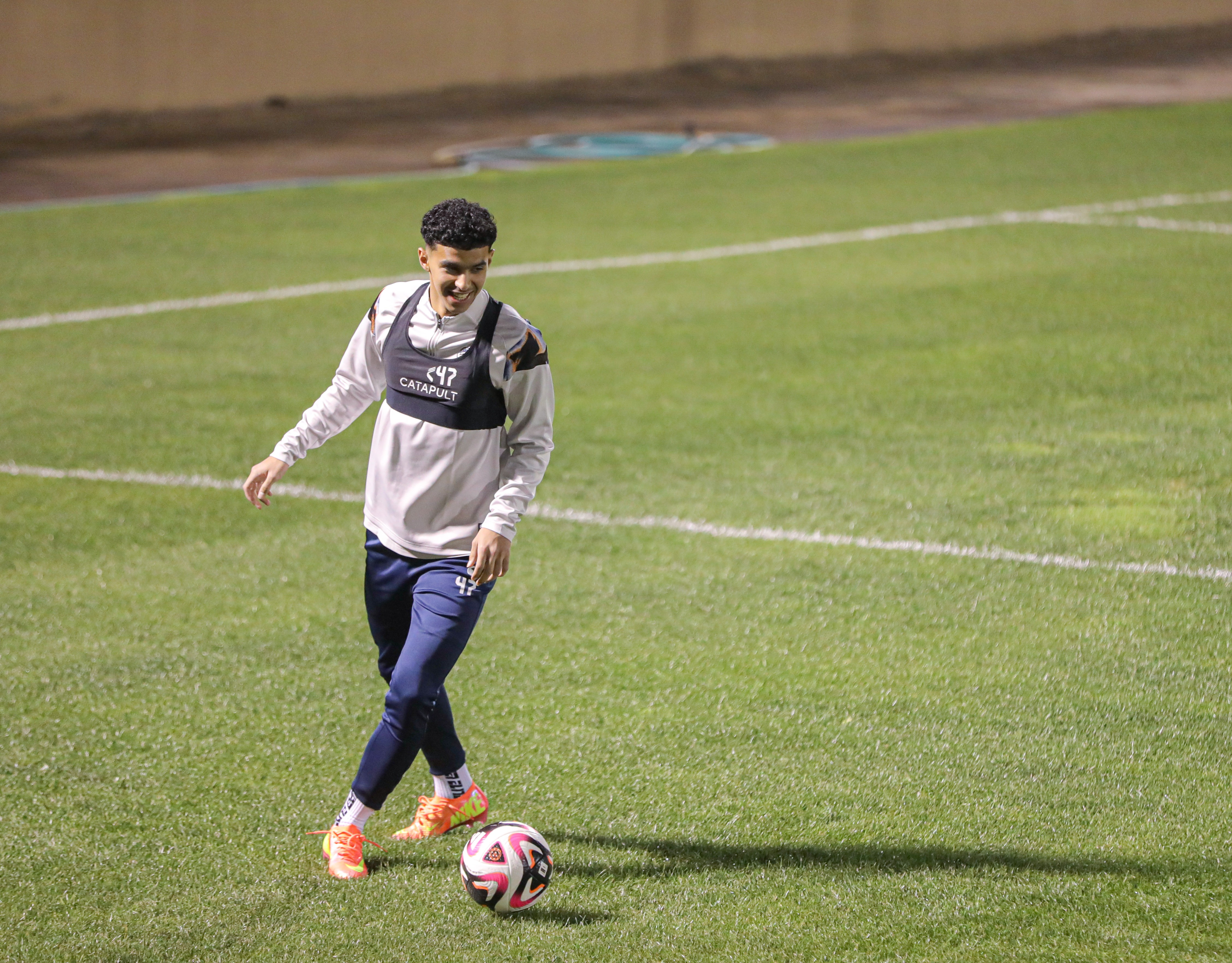 الفيحاء يستأنف تدريباته على ملعب معالي الشيخ عبدالعزيز التويجري بالنادي