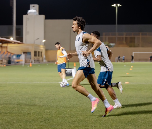 الفيحاء يواصل استعداداته لمواجهة الفتح بحصة تدريبية تكتيكية