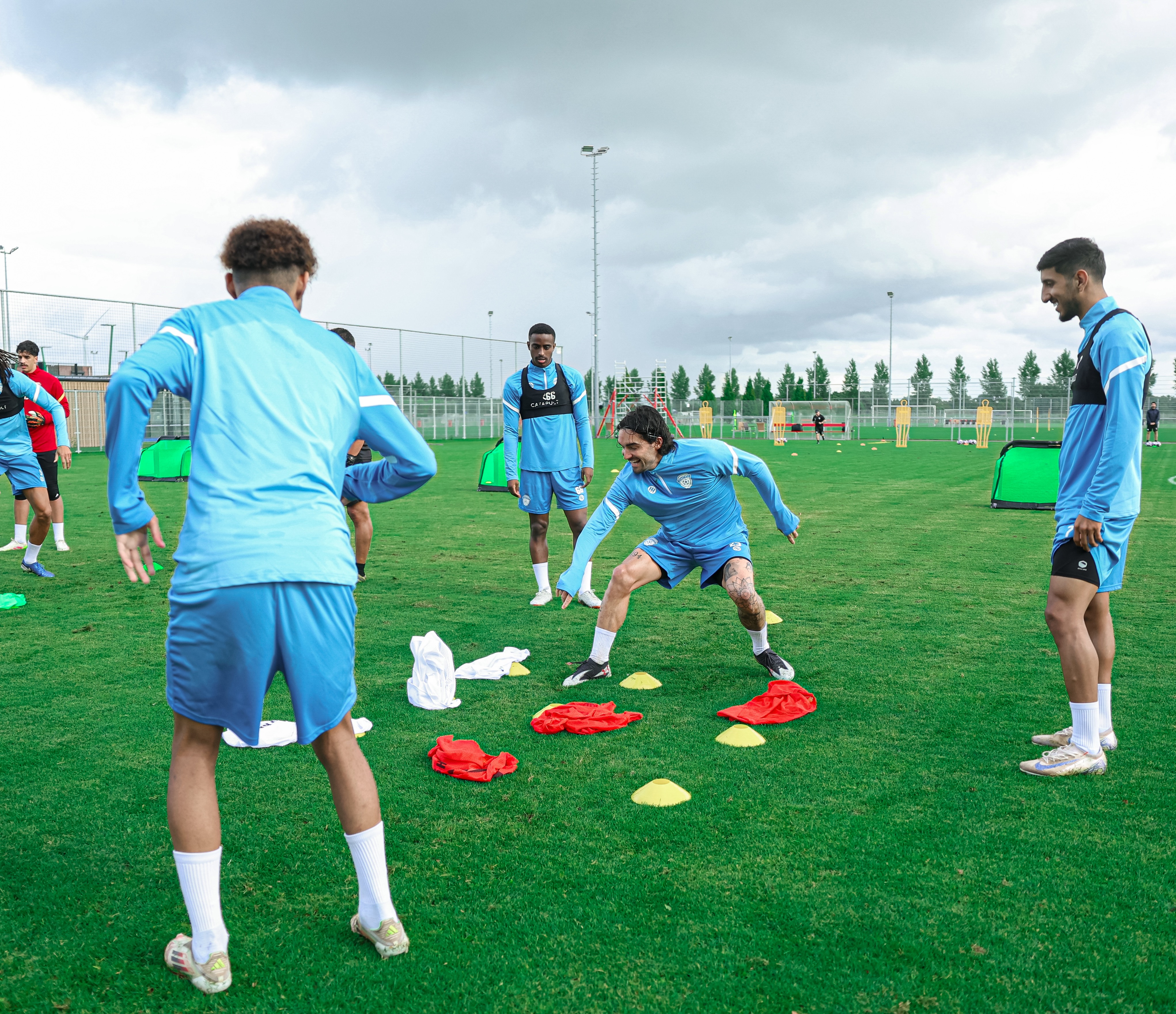 في خامس أيام معسكر الفهود في هولندا، الفريق يجري تمرينه الرئيس استعدادًا لمواجهة أم صلال القطري