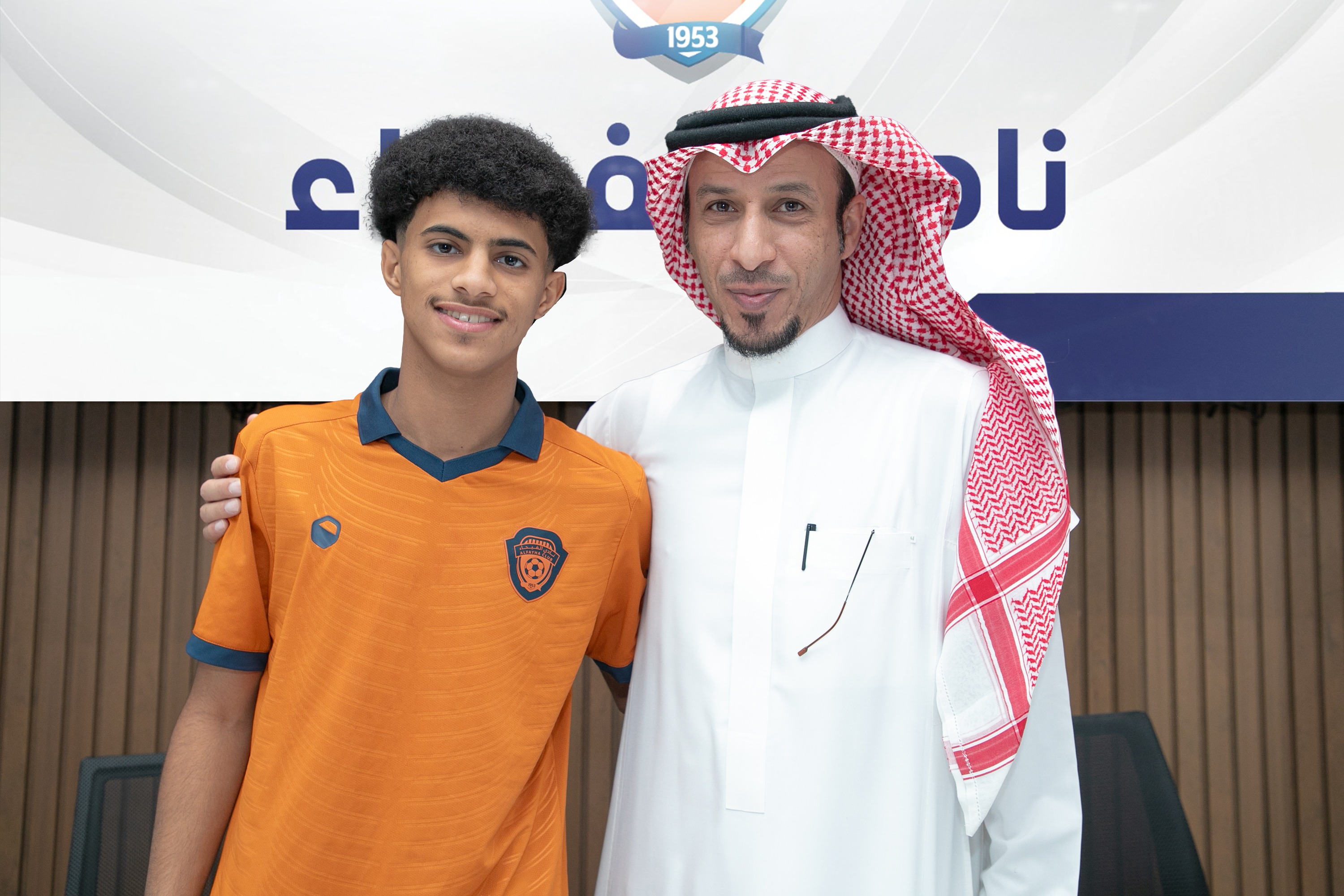 الفيحاء‬⁩ يوقع عقداً احترافياً مع اللاعب  رؤوف حوذان "16 سنة" لمدة سنتين .