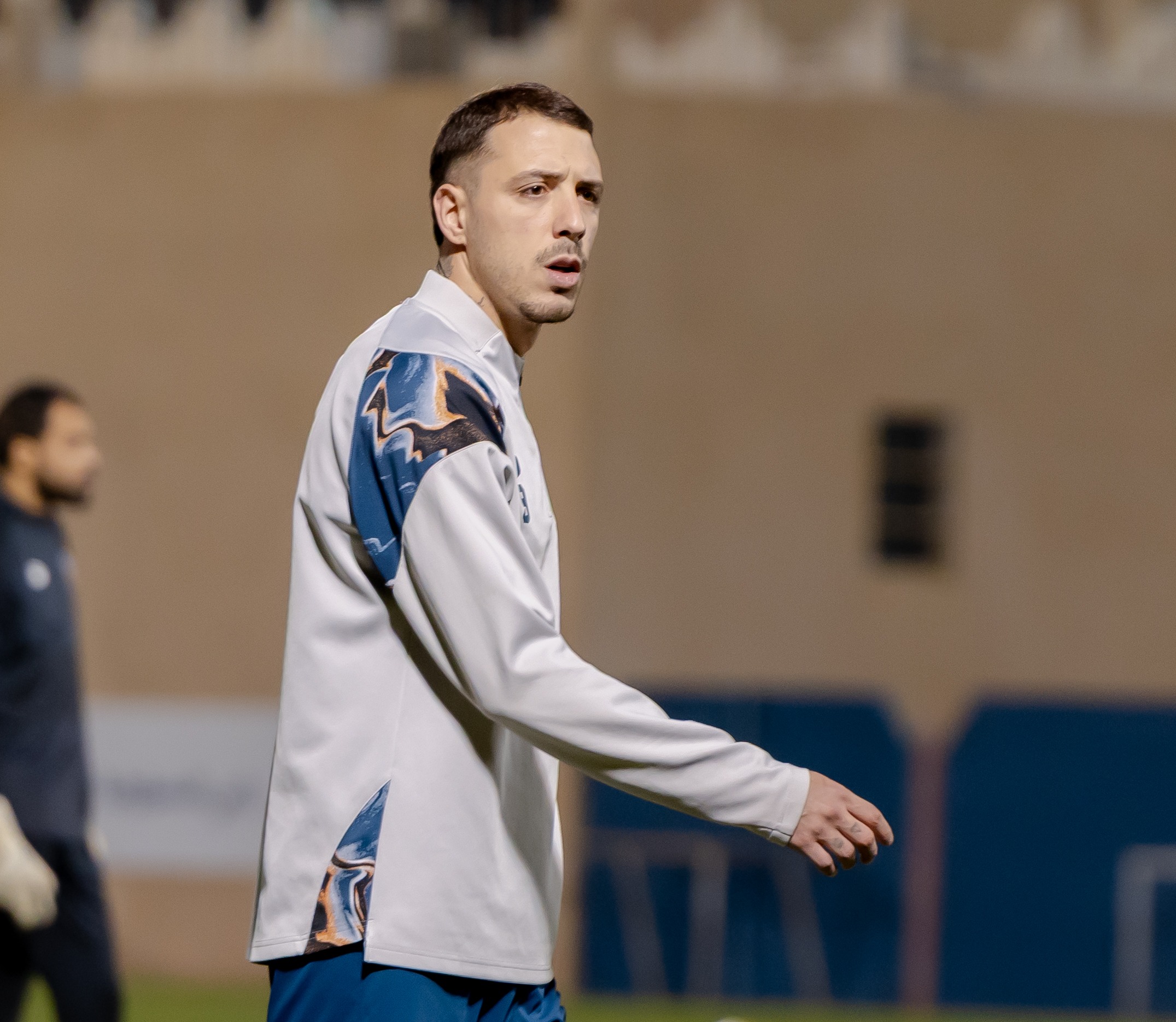 الفيحاء يواصل التحضيرات على ملعب معالي الشيخ عبدالعزيز التويجري بمقر النادي