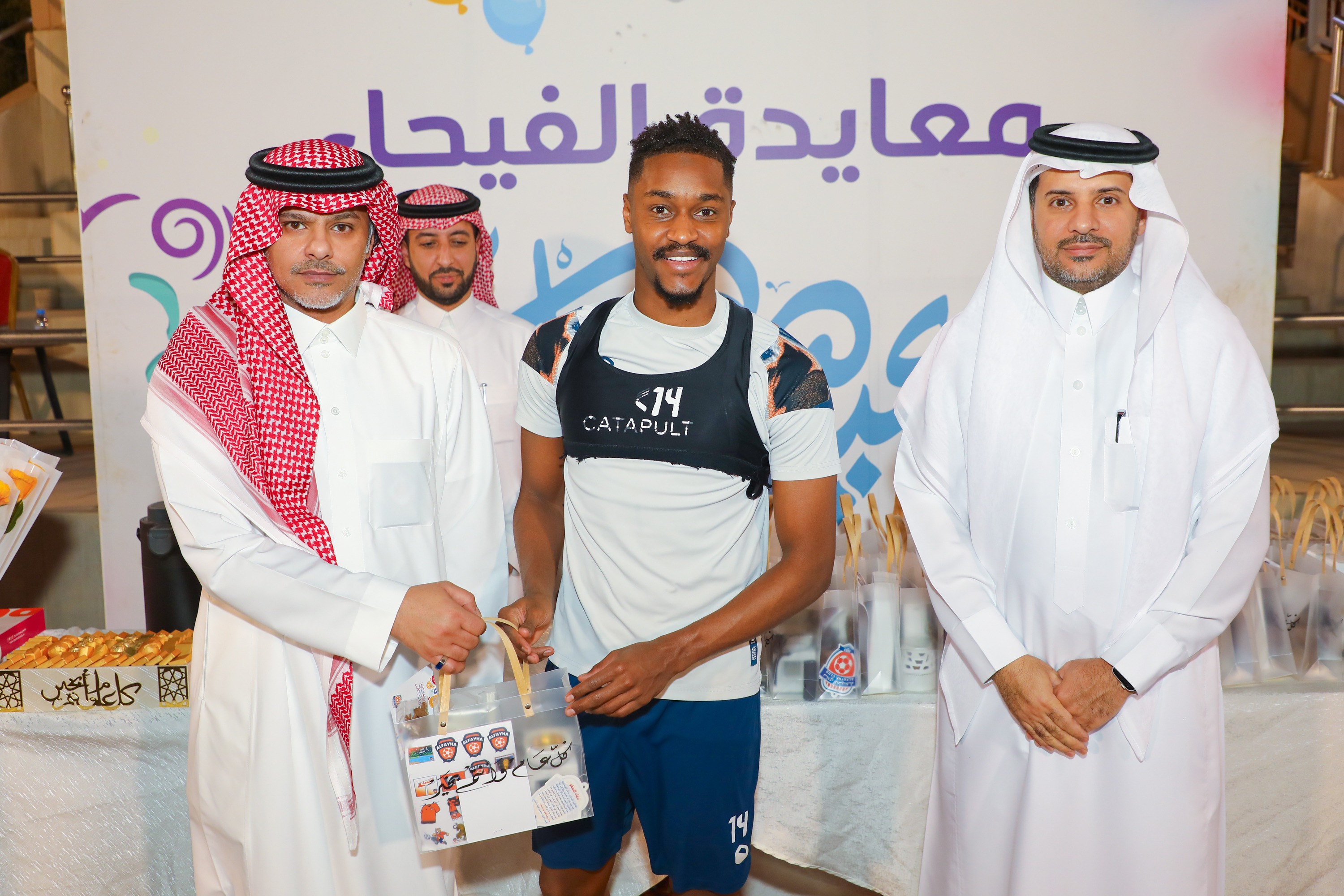 الفيحاء يستأنف تدريباته ويقيم حفل معايدة لمنسوبي الفريق الأول لكرك القدم