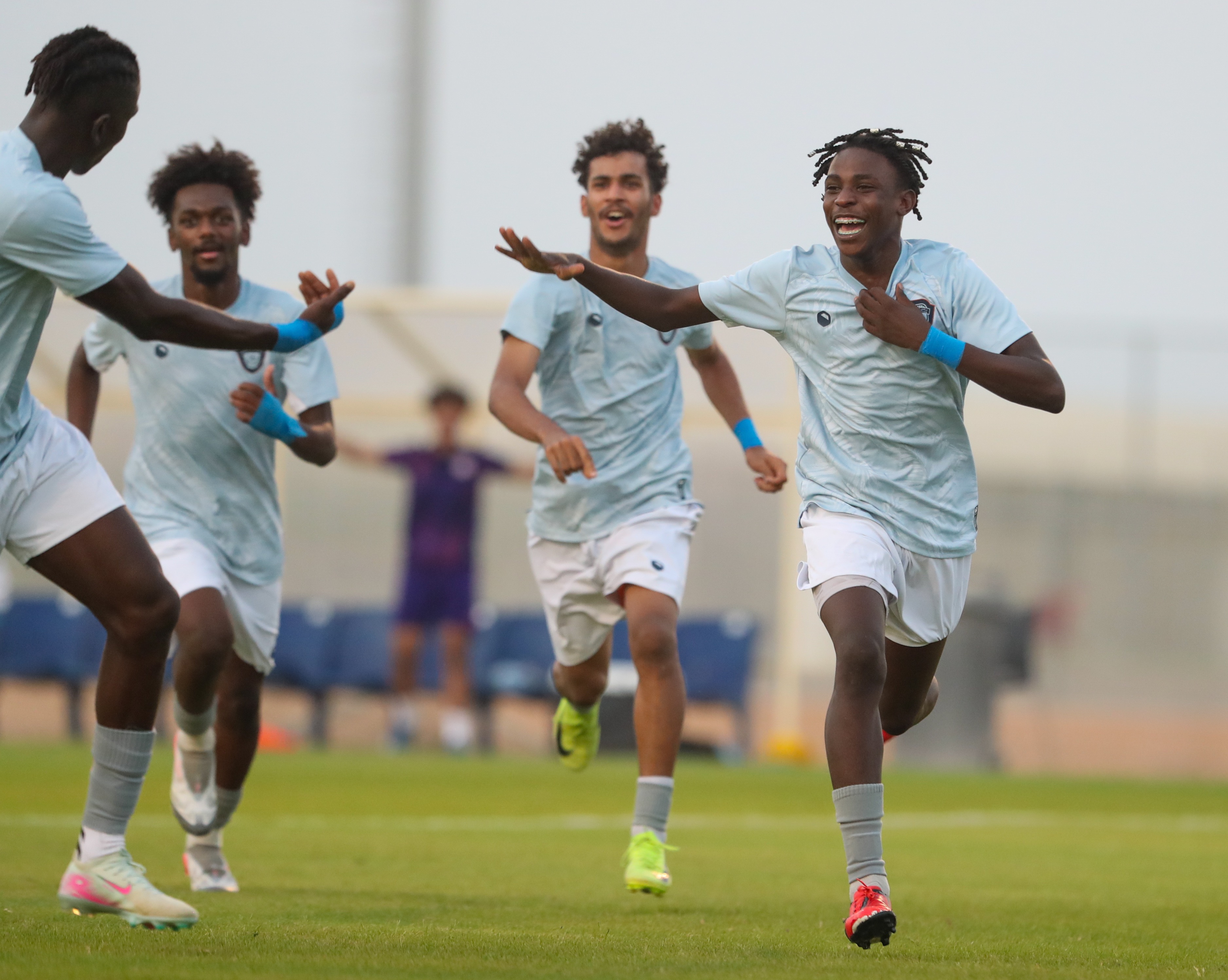 الفيحاء‬⁩ تحت 18 سنة يكسب لقاء نظيرة نادي الجيل بستة أهداف .