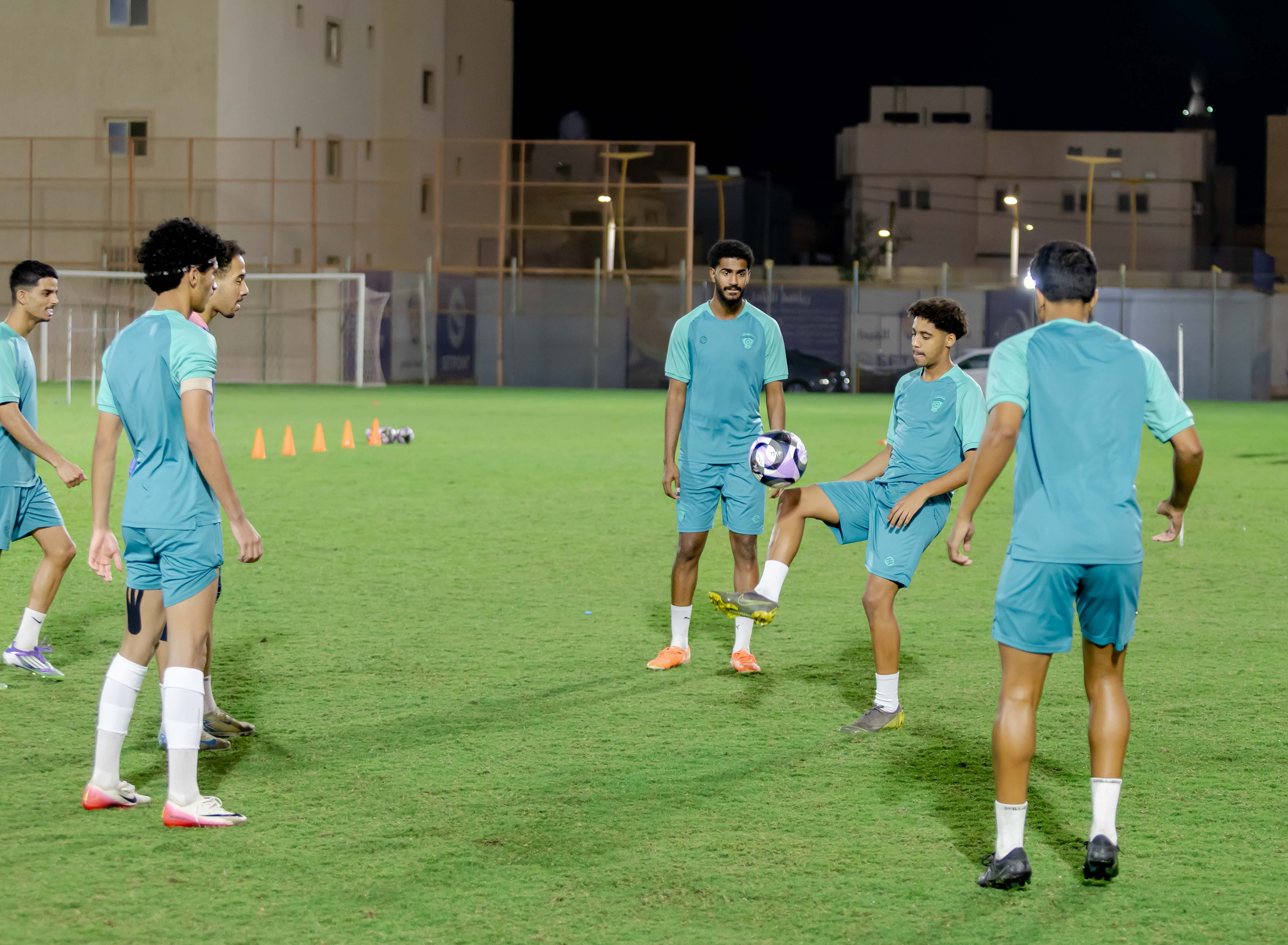 الفيحاء تحت 21 عامًا يُجري تمرينه الرئيس استعدادًا لملاقاة القادسية .